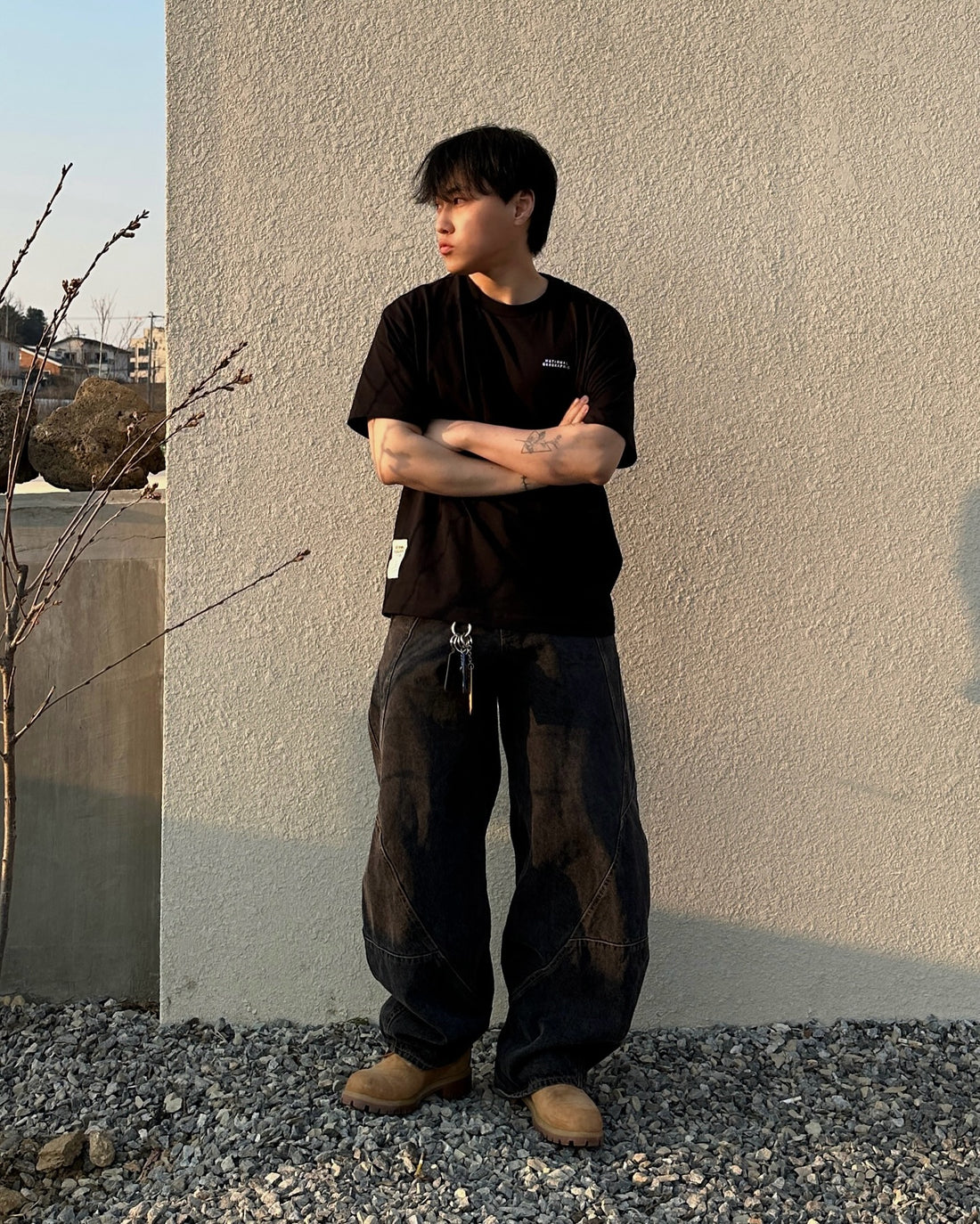 UNISEX TREASURE OLD VAN SEMI OVERSIZED GRAPHIC TEE- CARBON BLACK