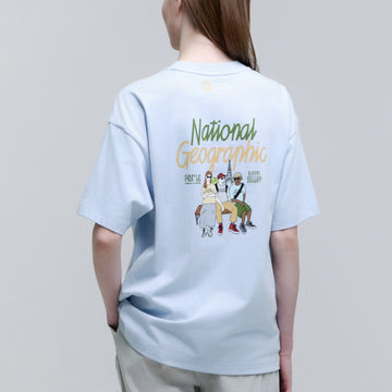 UNISEX REGEN ASKIN TRAVEL GRAPHIC SEMI OVERSIZED T-SHIRT- L/BLUE