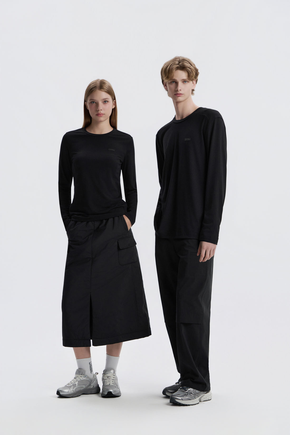 UNISEX CAPH SMALL LOGO LONG SLEEVED T-SHIRT- BLACK