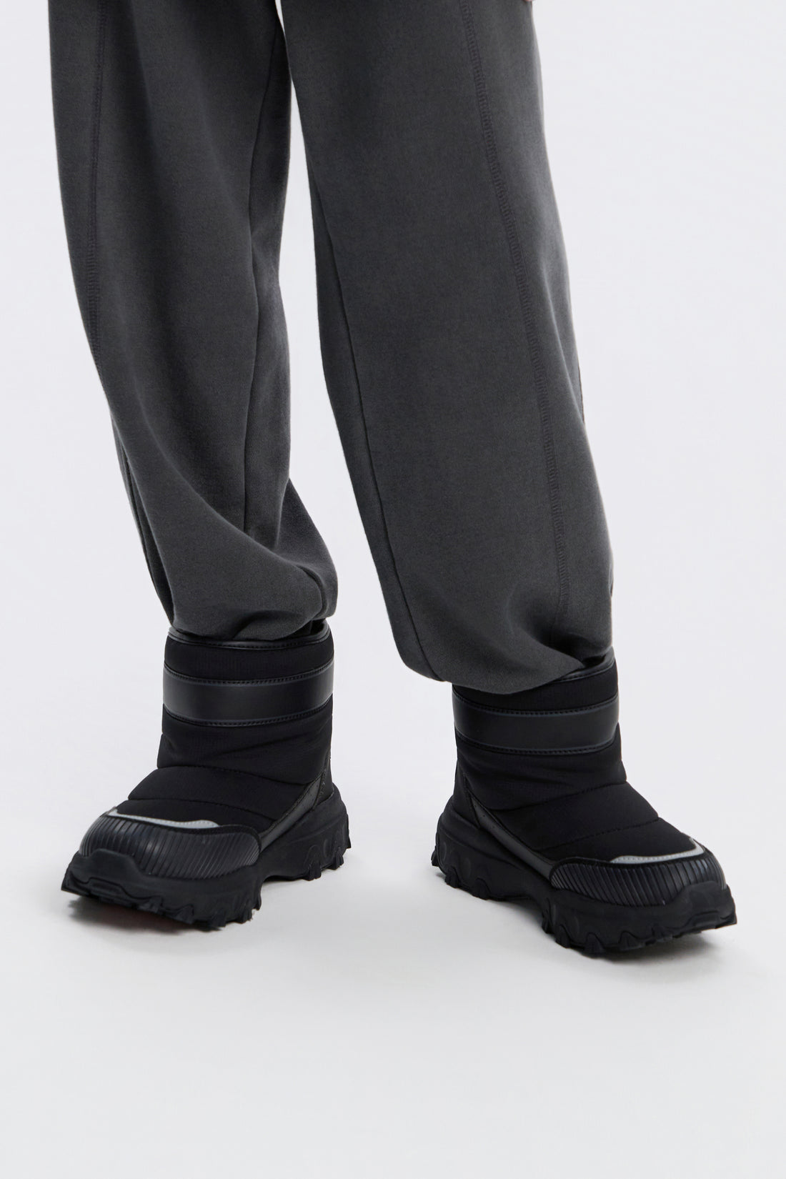 KIDS BLAZE BOOTS- BLACK