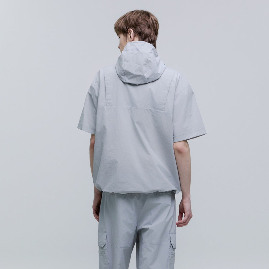 UNISEX ADELIE LIGHT WOVEN STRETCH SHORT SLEEVES ANORAK- SILVER GREY