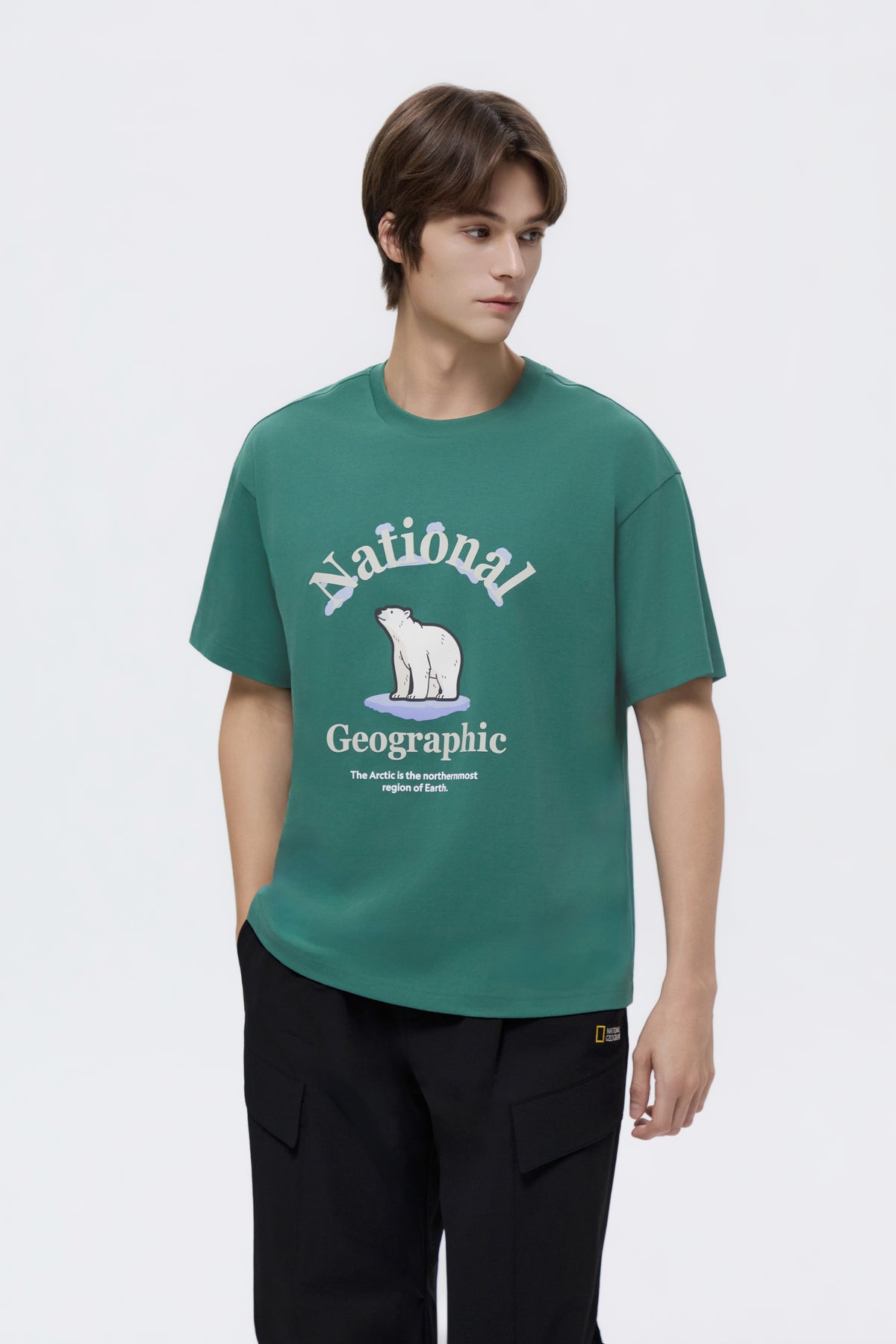 Unisex Natgeo "The Arctic Polar Bear" Graphic Semi-Oversized T-shirt