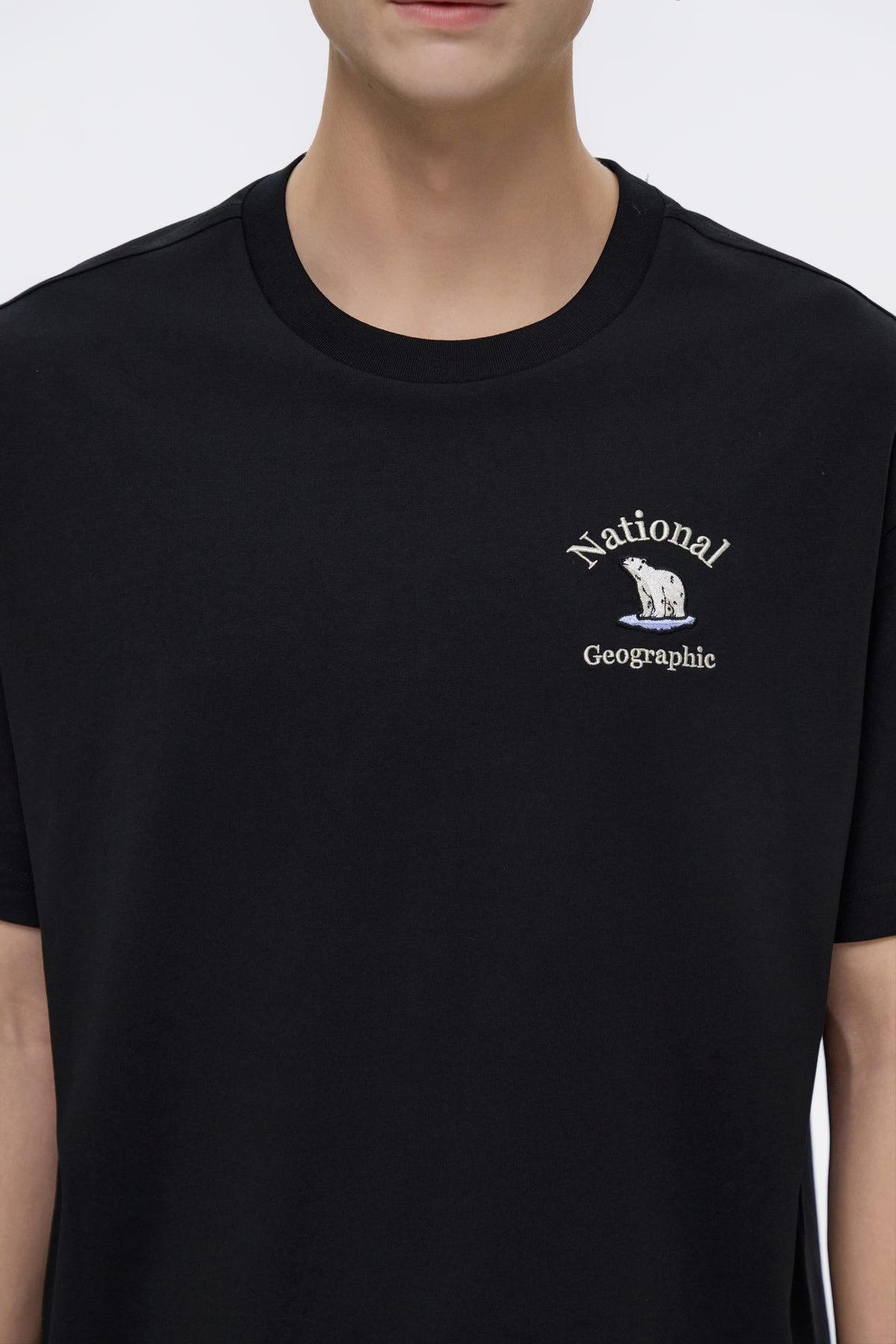 Unisex Natgeo "Polar Bear" Graphic Semi-Oversized T-shirt