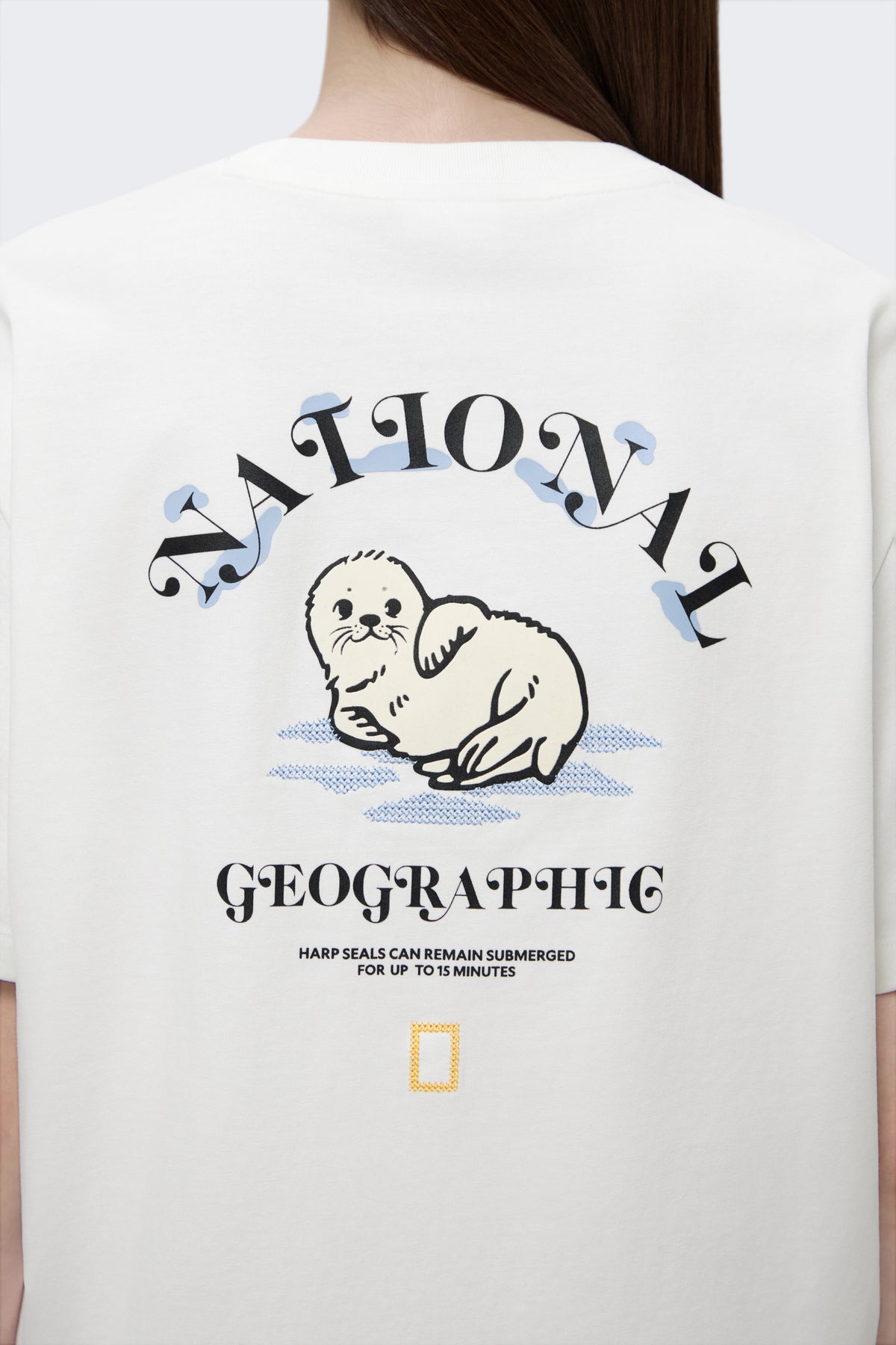 Women's Natgeo "Harp Seals" Graphic Semi-Oversized T-shirt