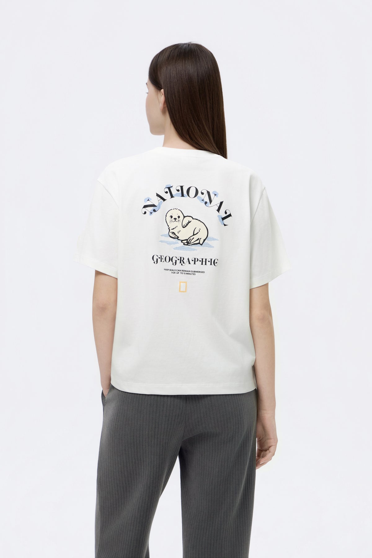 Women's Natgeo "Harp Seals" Graphic Semi-Oversized T-shirt