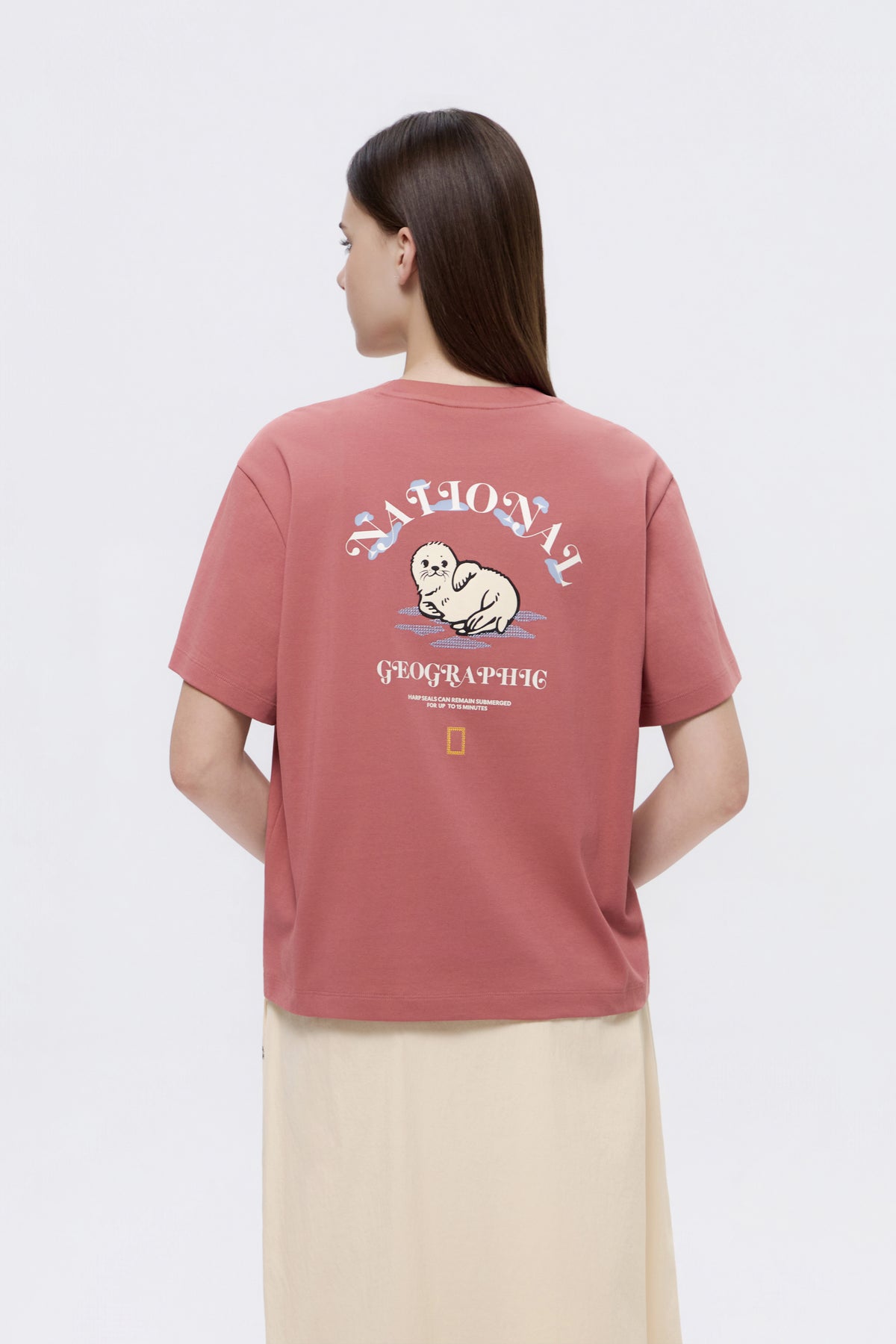 Women's Natgeo "Harp Seals" Graphic Semi-Oversized T-shirt