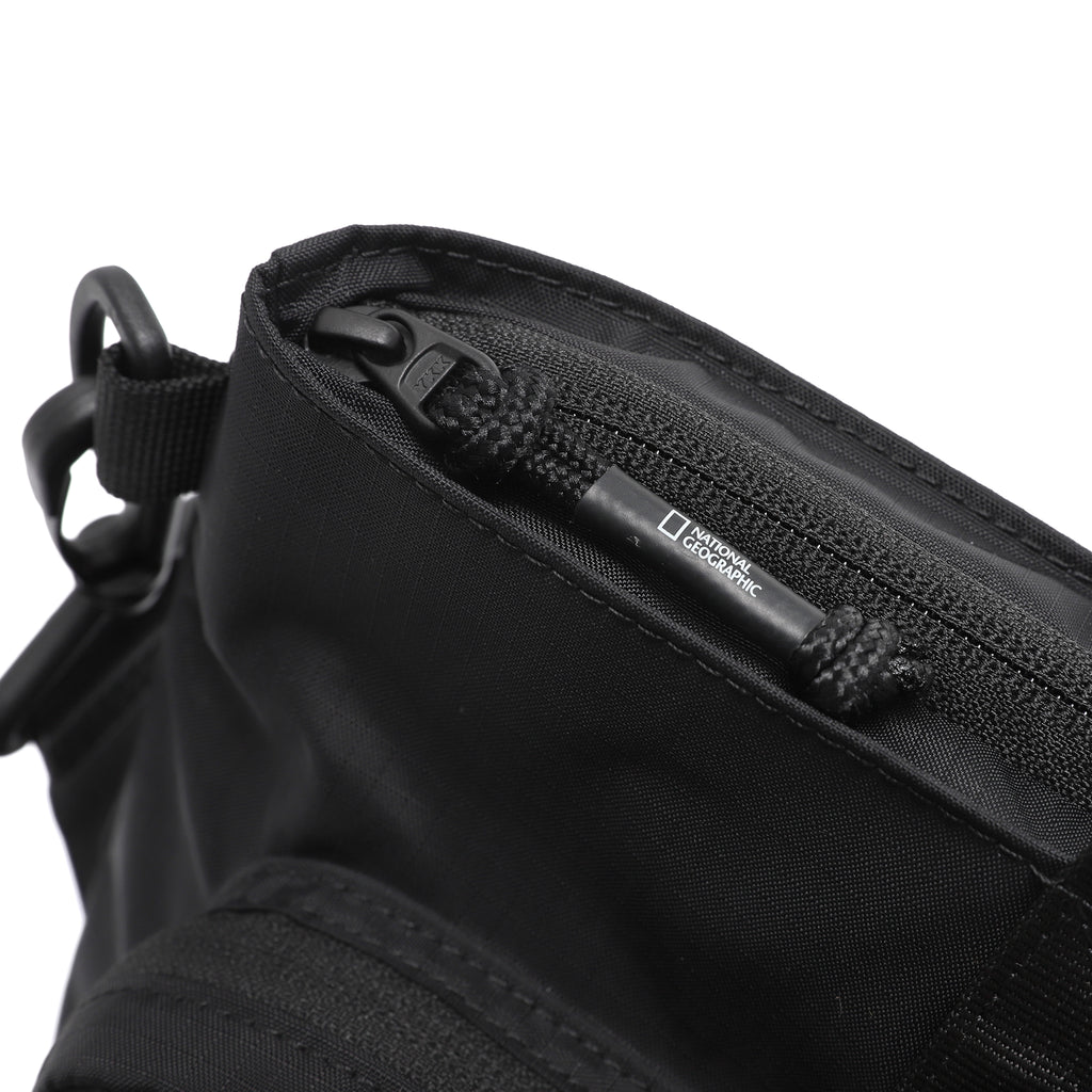Unisex Crest Helmet Bag