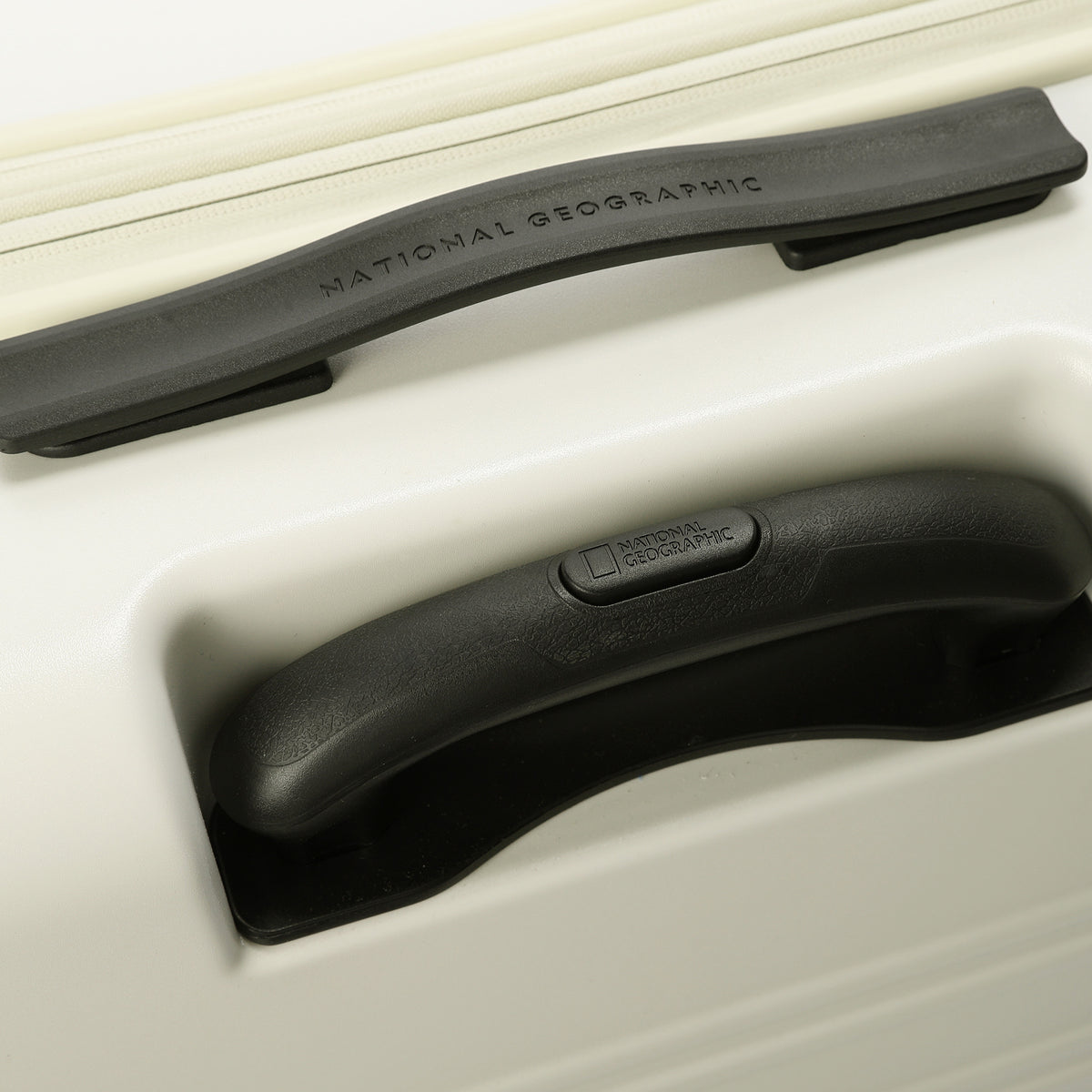Bishop Luggage 28- Ivory