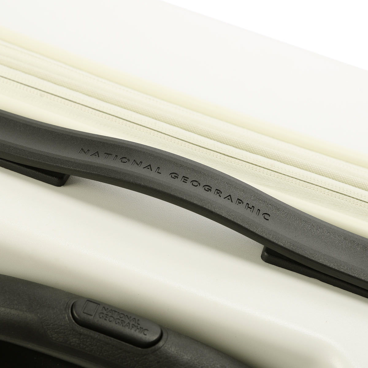Bishop Luggage 28- Ivory
