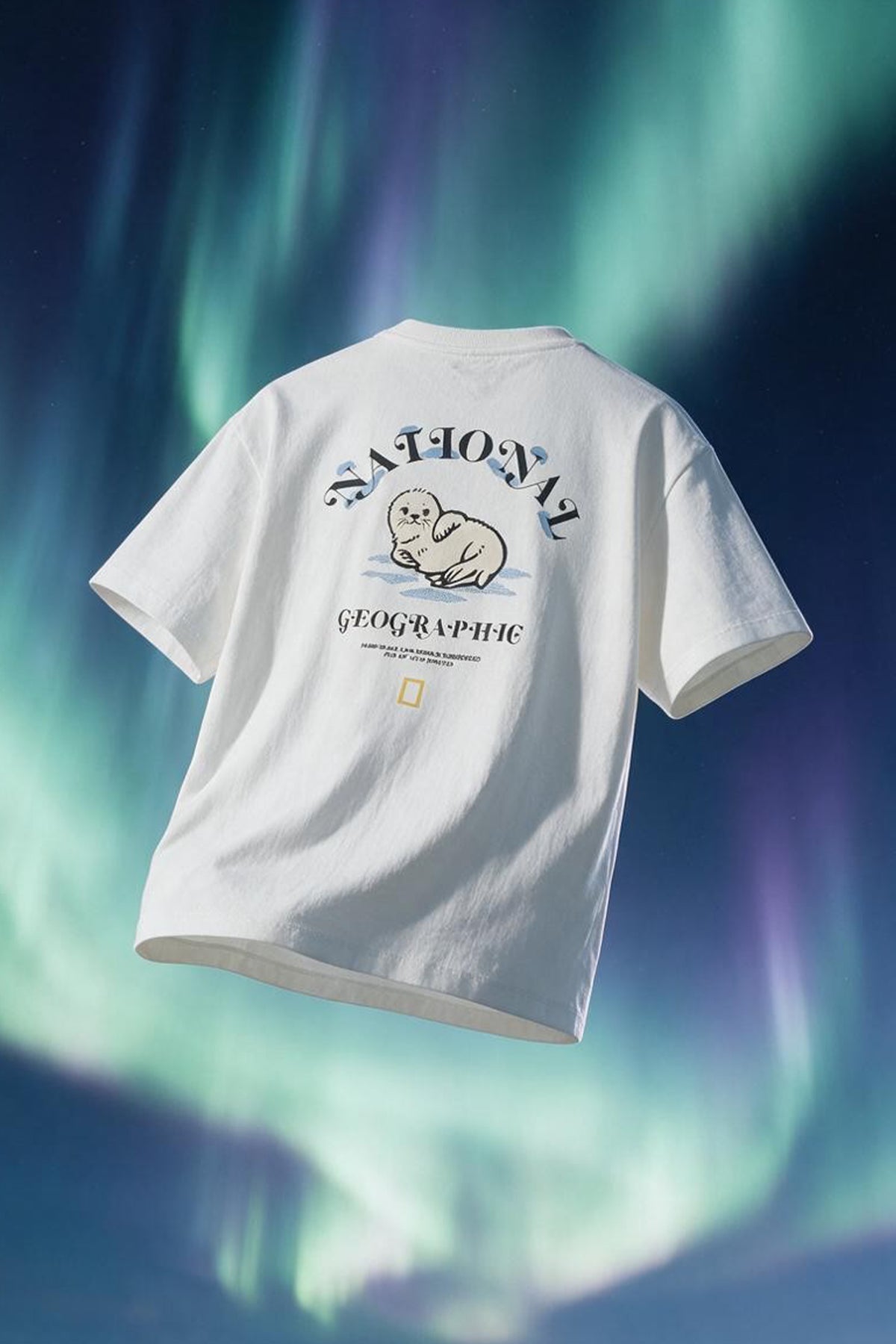 Women's Natgeo "Harp Seals" Graphic Semi-Oversized T-shirt