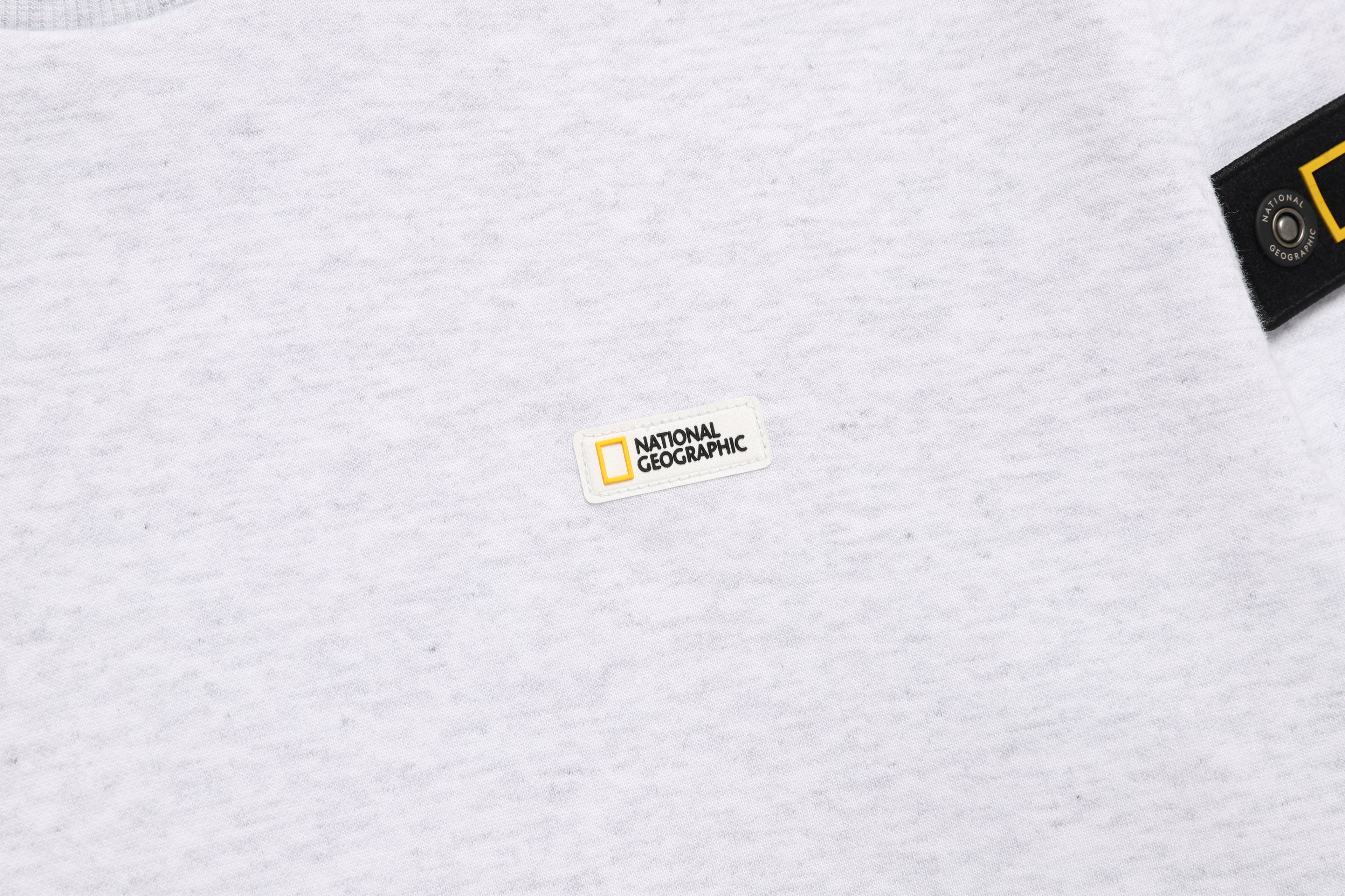 Unisex Plicata Small Logo Sweatshirt- M/ Ivory
