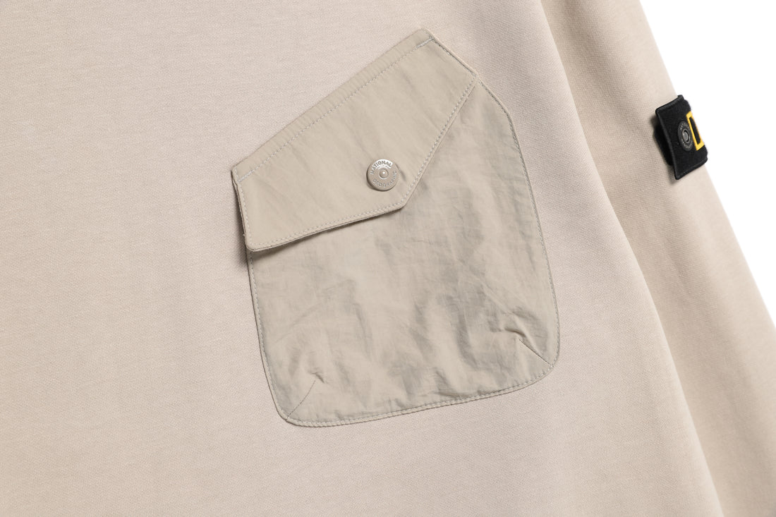 MEN'S SWEATSHIRT WITH CHEST POCKET- OAK BEIGE