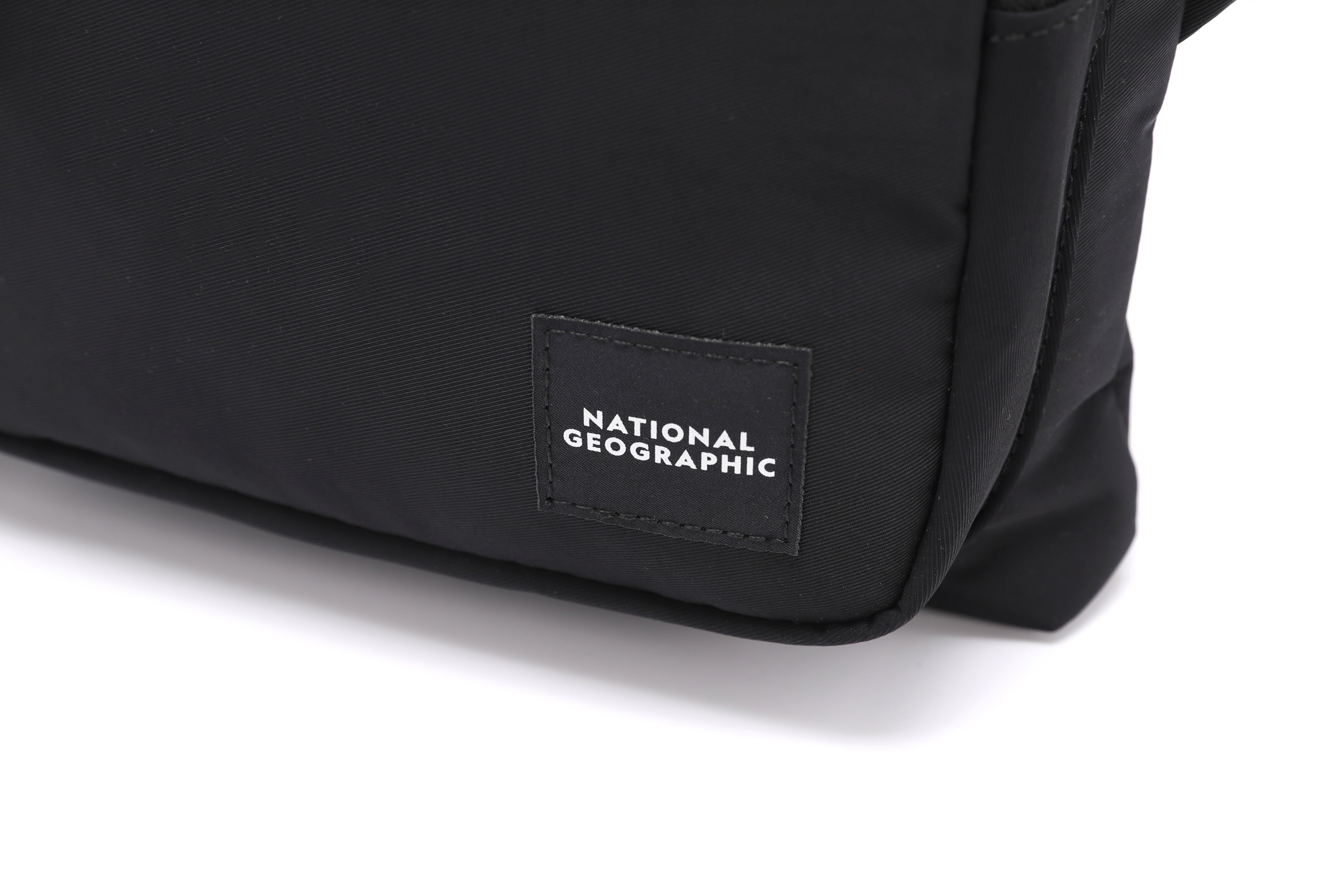 ★NATIONAL GEOGRAPHIC★ADELIE WIDE CROSS BAG★クロスバッグ ADELIE WIDE CROSS BAG- BLACK – National Geographic Apparel