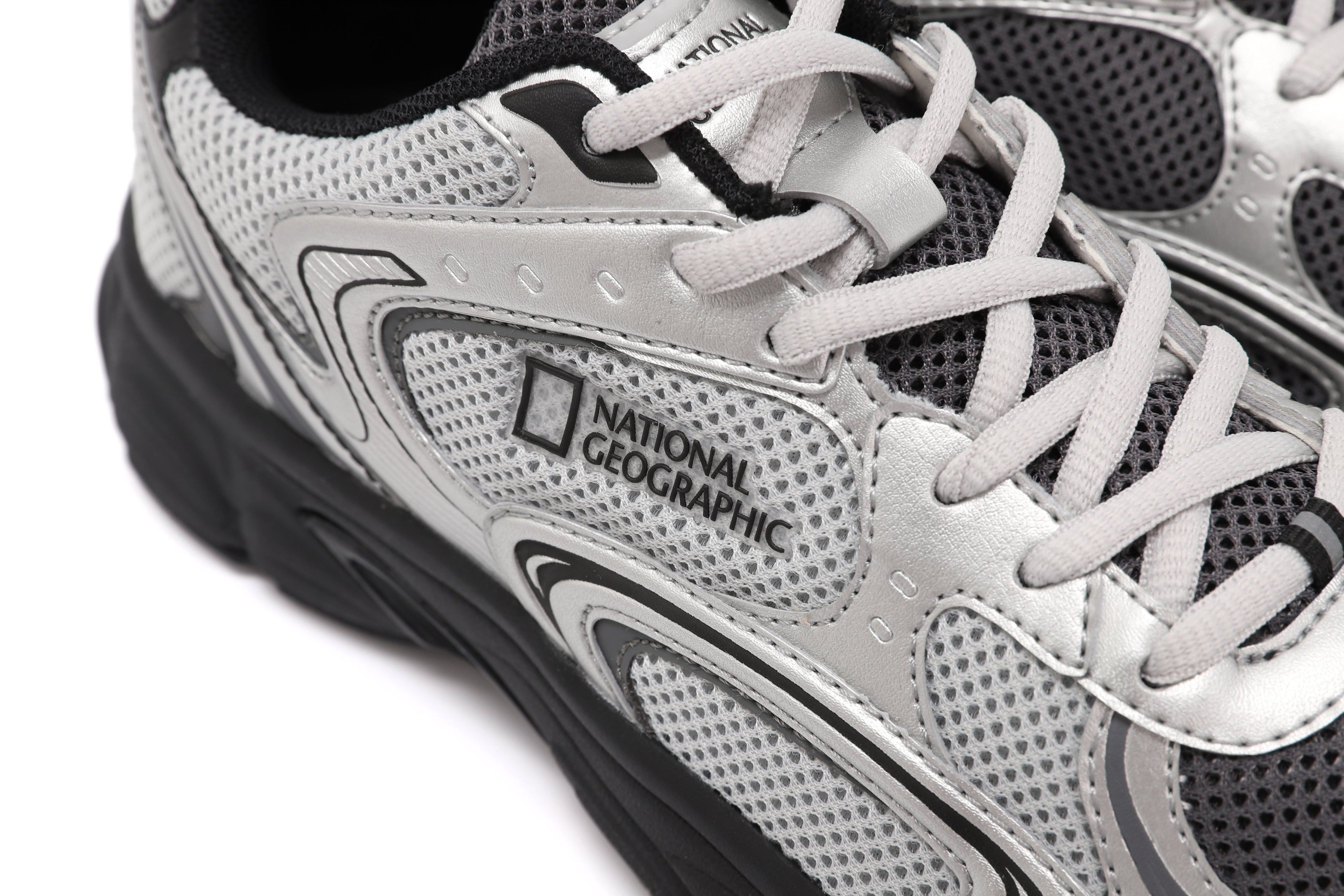 Unisex Contour Freeze Sneakers- Silver