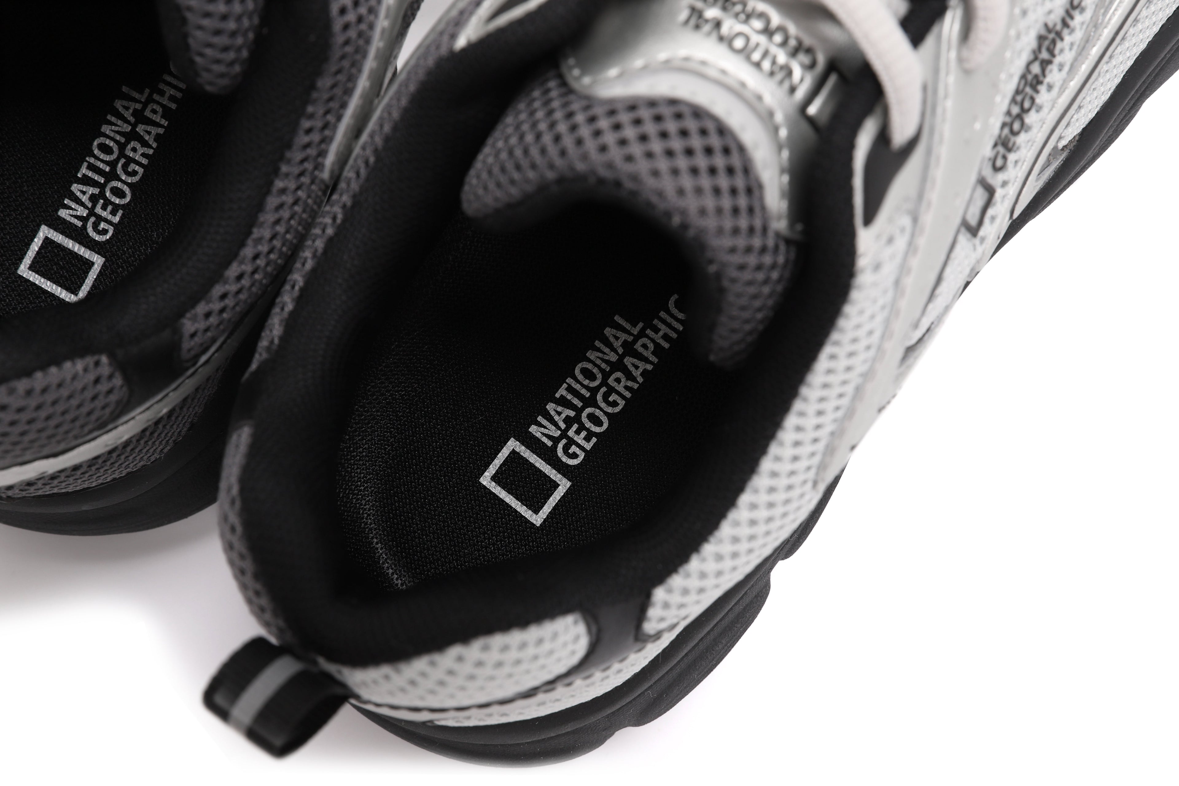 Unisex Contour Freeze Sneakers- Silver