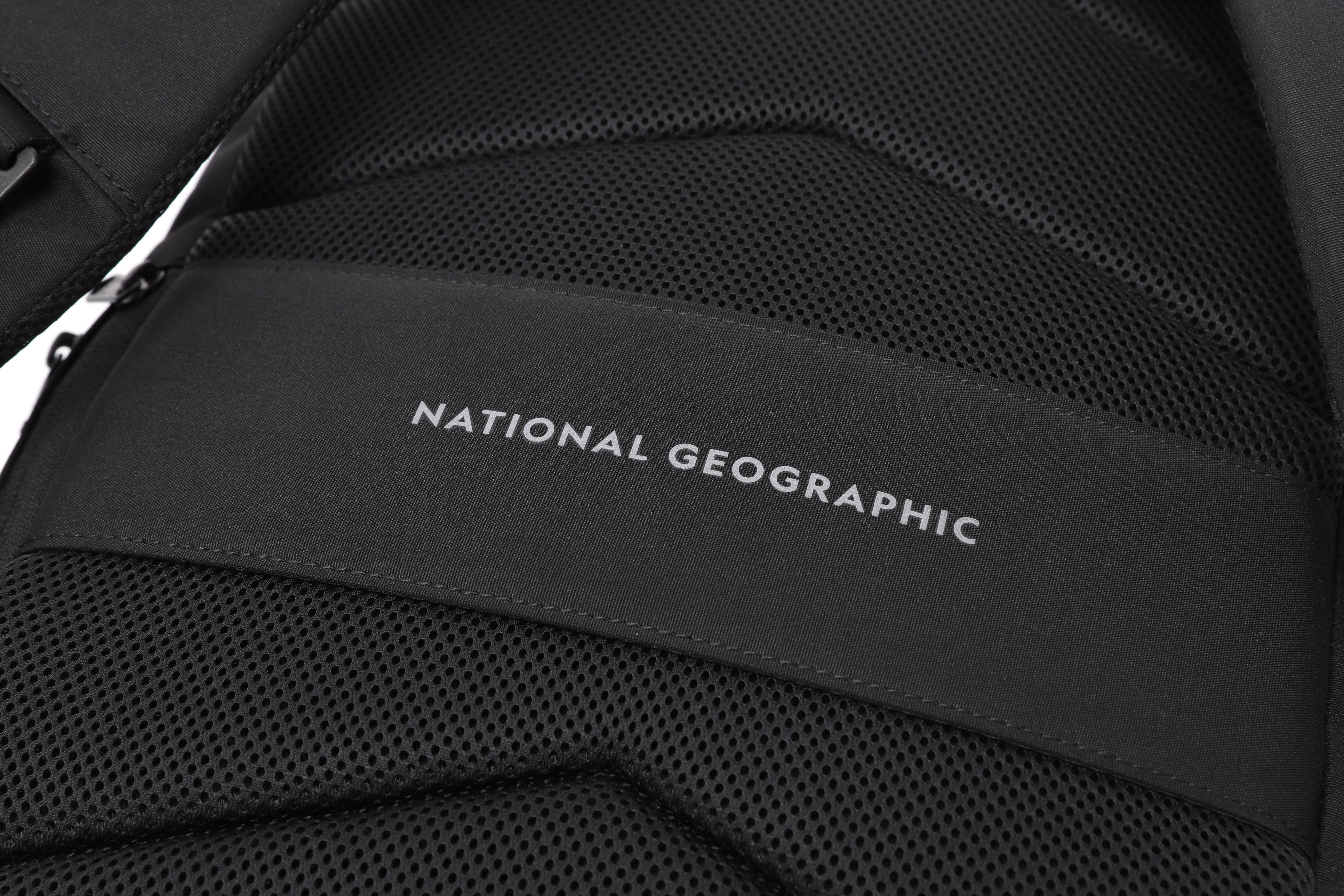URBAN SIMPLE BACKPACK- BLACK – National Geographic Apparel