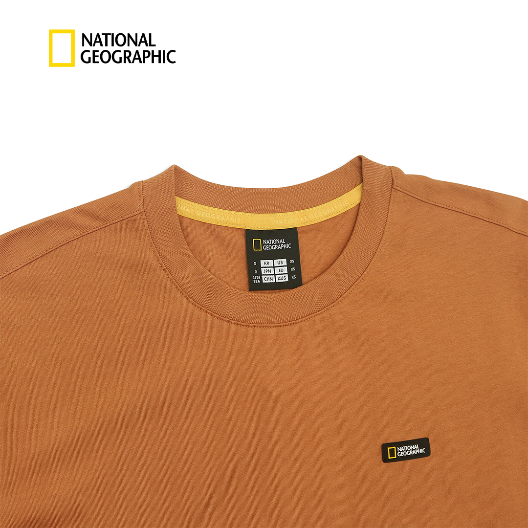 Unisex Basic Crew Neck T-Shirt With Patch Logo