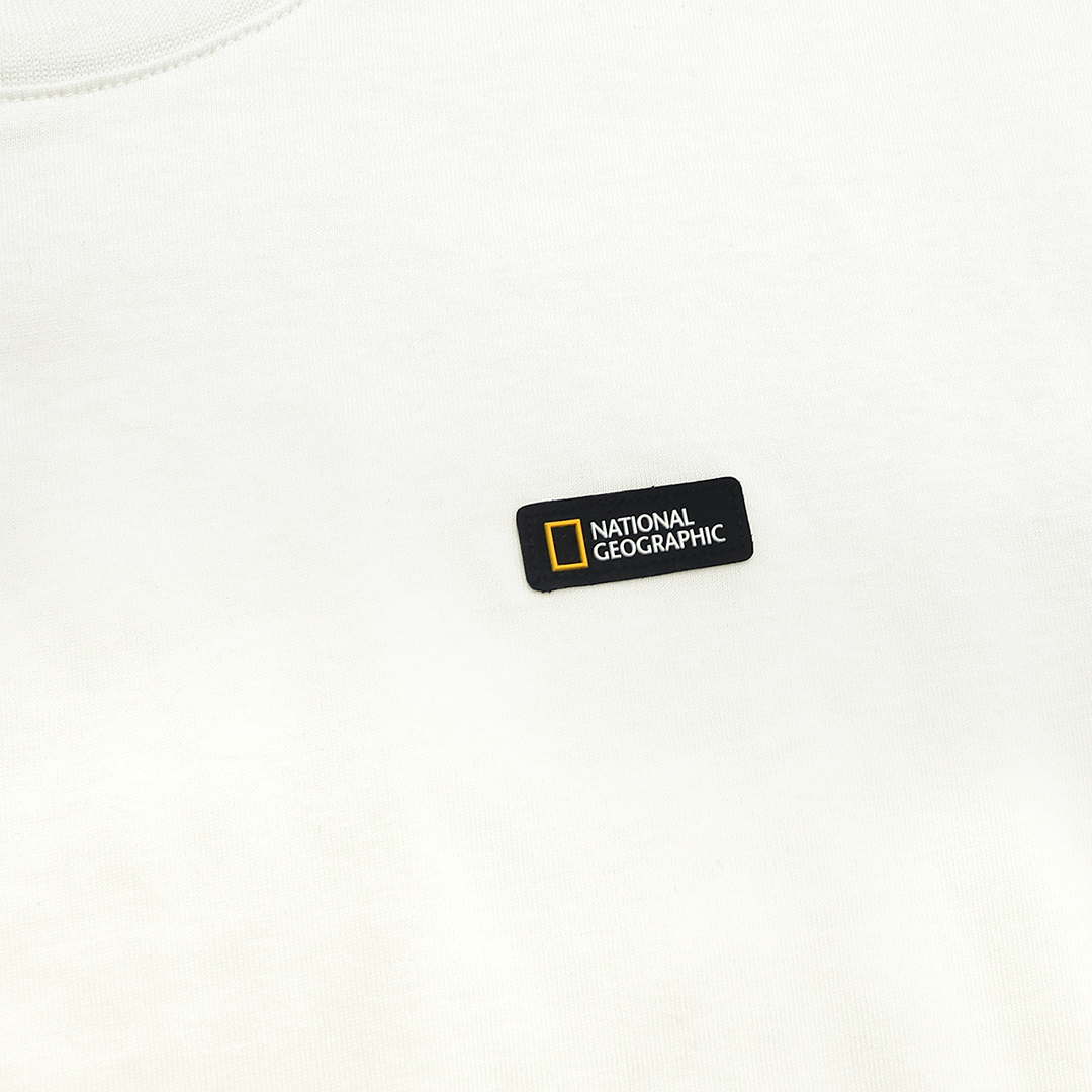 Unisex Basic Crew Neck T-Shirt With Patch Logo