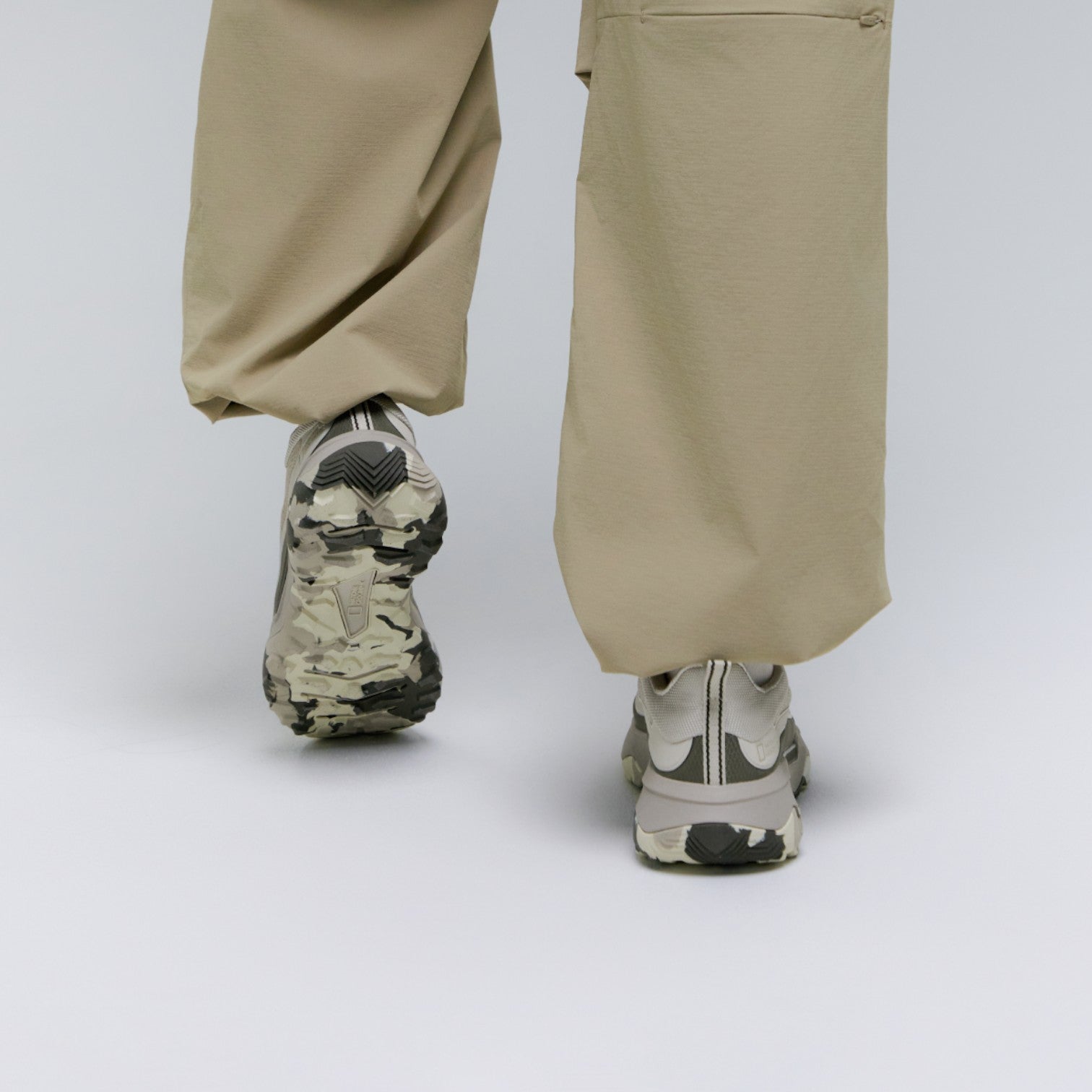 Unisex Rover City Sneakers- Brown