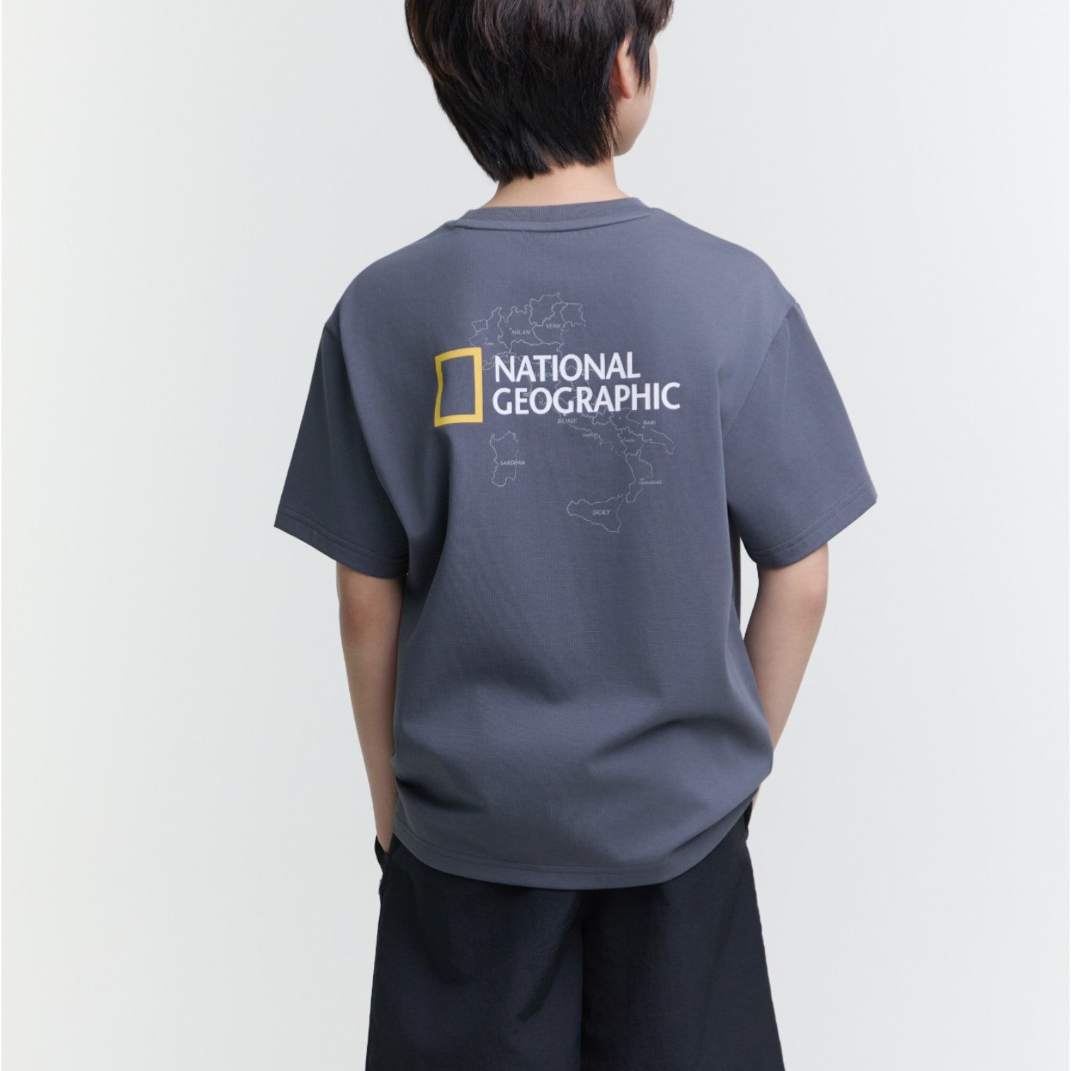 KIDS BACK LOGO GRAPHIC T-SHIRT