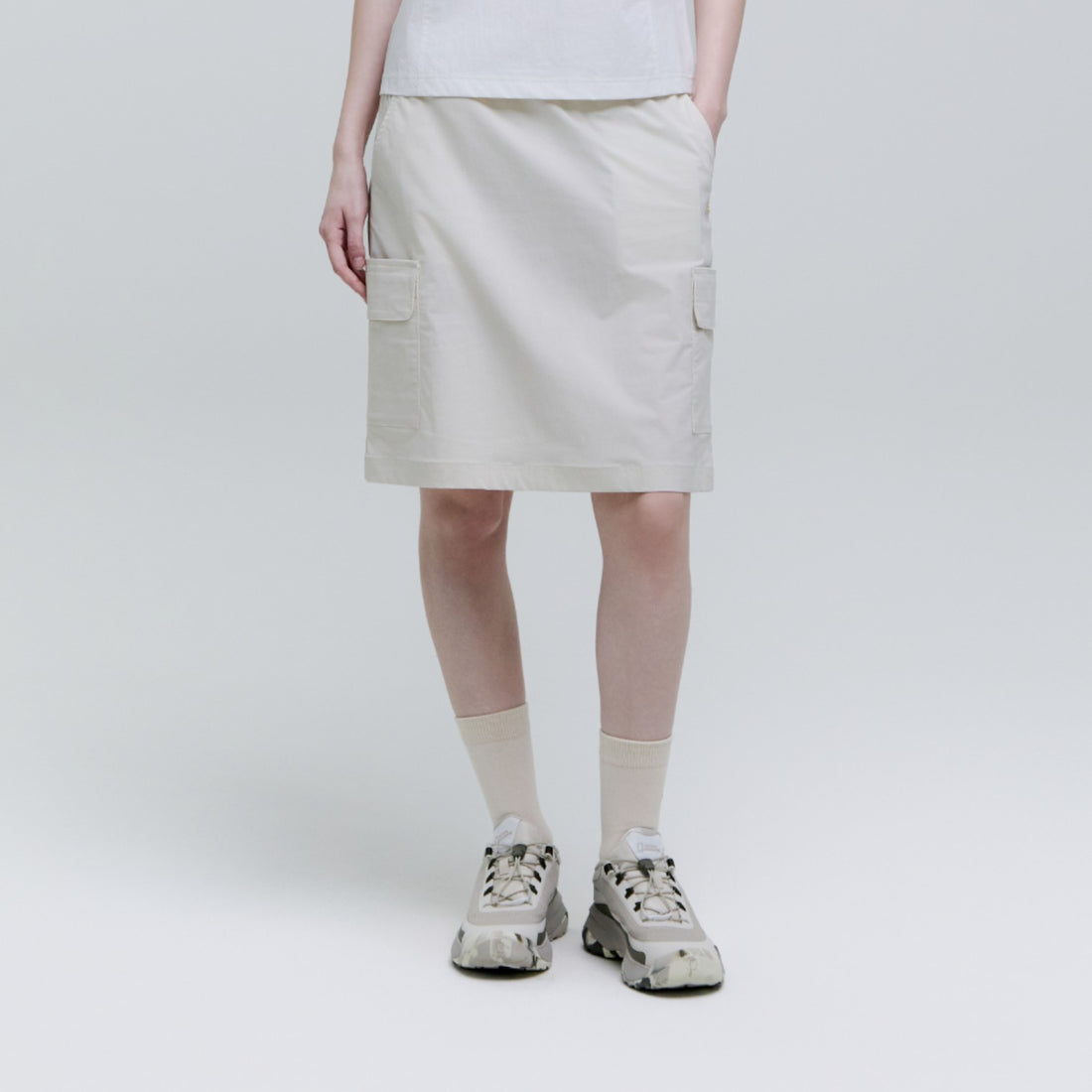 WOMEN'S WOVEN CARGO SKIRT- L/BEIGE