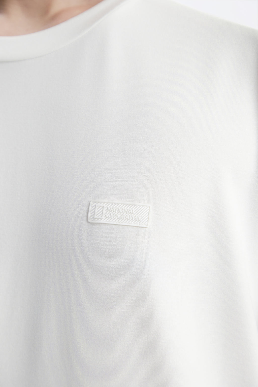 Unisex Caph Small Logo Long Sleeved T-Shirt- O/White