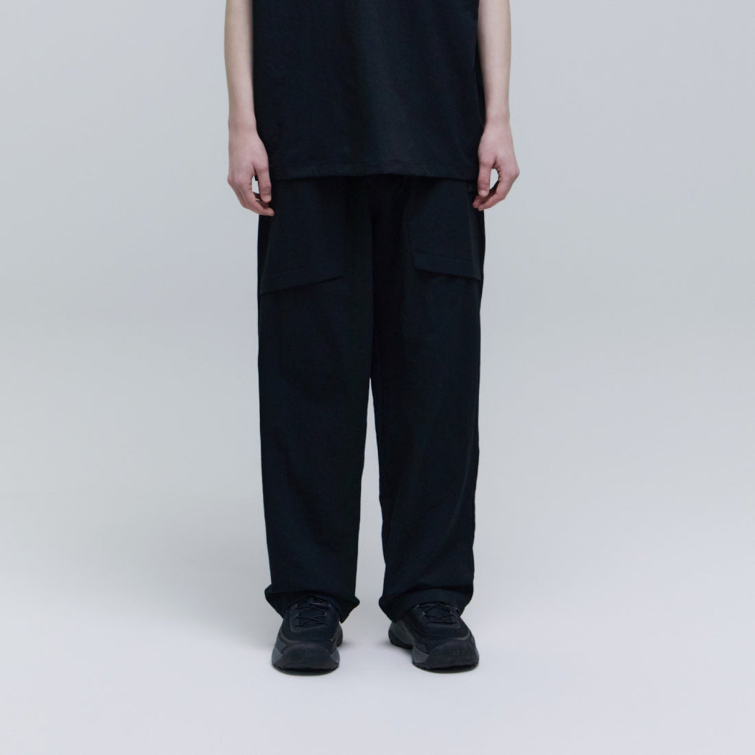 MEN'S MICRO AIRDOT WIDE FIT PANTS- CARBON BLACK